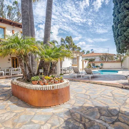 Villa Luna- Pool With Jacuzzi By The