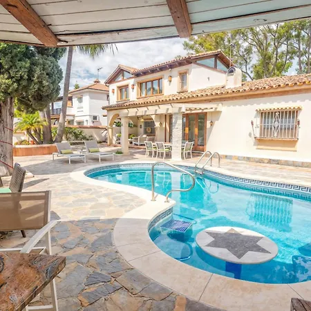 Luna- Pool With Jacuzzi By The Estepona