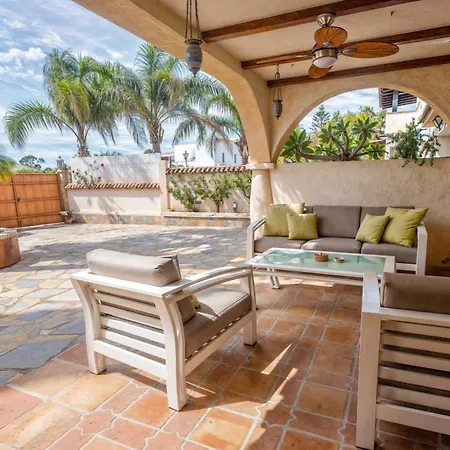 Villa Luna- Pool With Jacuzzi By The *