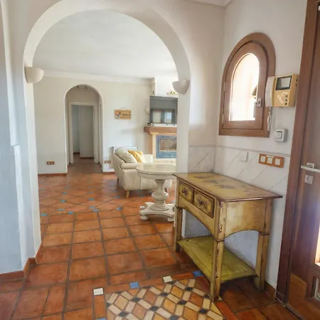 Luna- Pool With Jacuzzi By The Villa