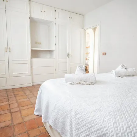 Luna- Pool With Jacuzzi By The Villa Estepona