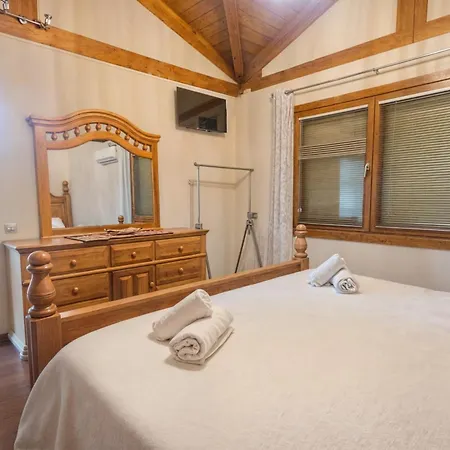 Luna- Pool With Jacuzzi By The Estepona