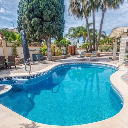 Luna- Pool With Jacuzzi By The Estepona