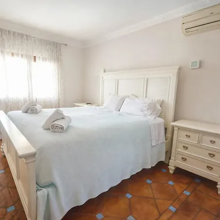 Luna- Pool With Jacuzzi By The Villa Estepona