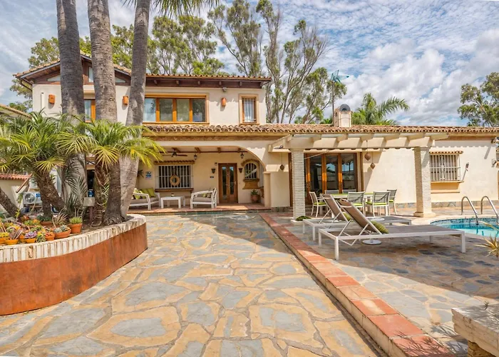 Willa Luna- Pool With Jacuzzi By The Estepona