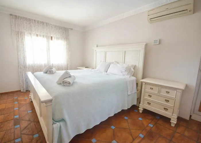 Luna- Pool With Jacuzzi By The Willa Estepona