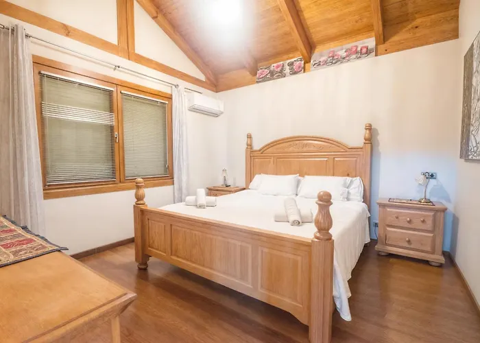 Luna- Pool With Jacuzzi By The Willa