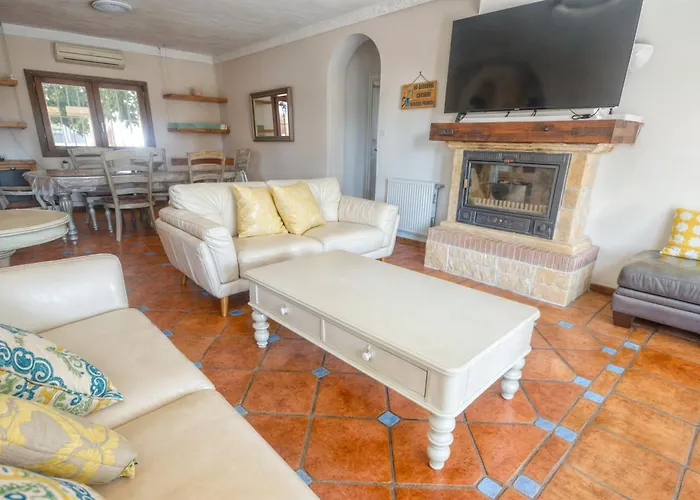 Willa Luna- Pool With Jacuzzi By The Estepona