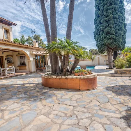 فيلة Luna- Pool With Jacuzzi By The إِستيبونا