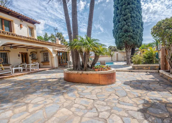 فيلة Luna- Pool With Jacuzzi By The إِستيبونا