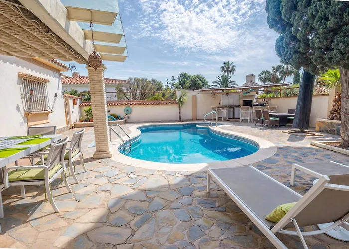 فيلة Luna- Pool With Jacuzzi By The