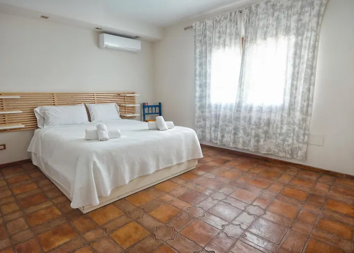 Luna- Pool With Jacuzzi By The * إِستيبونا