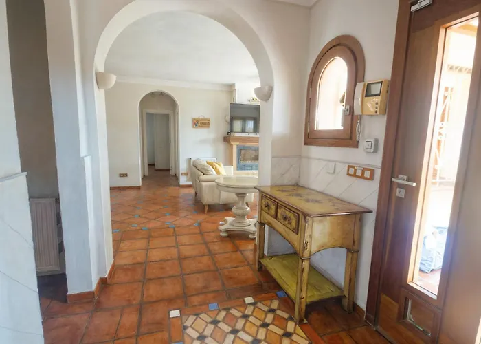 Luna- Pool With Jacuzzi By The فيلة