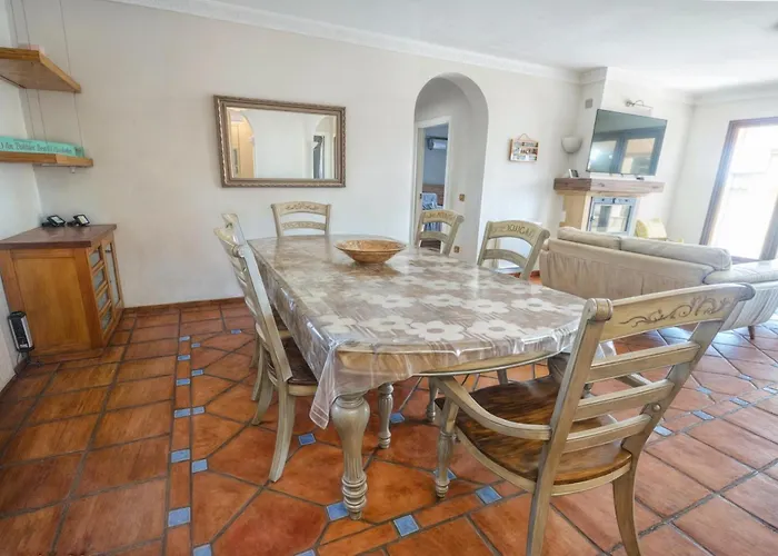 فيلة Luna- Pool With Jacuzzi By The *